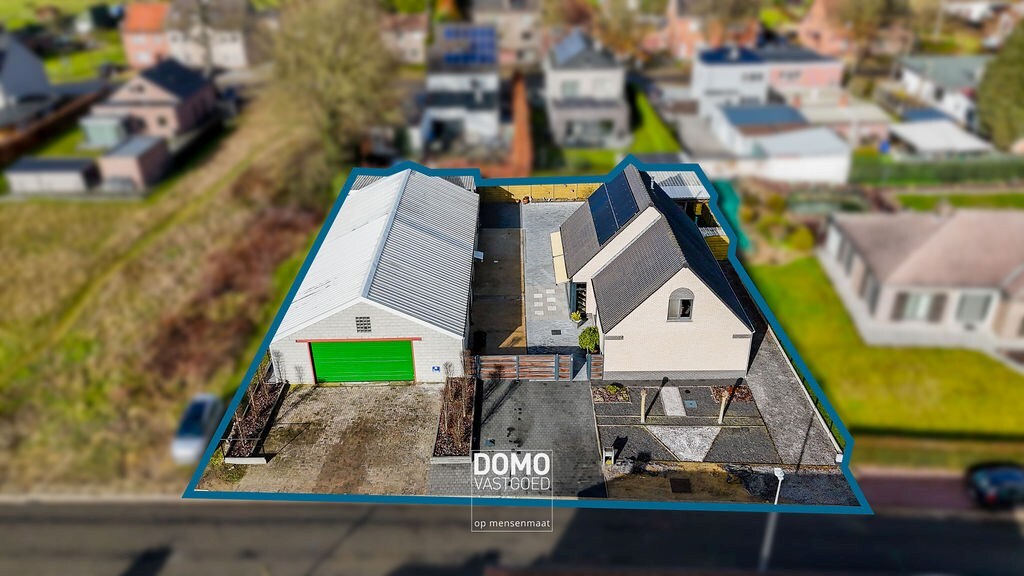 RUIME WONING VAN BOUWJAAR 2008 MET EPC LABEL B, 3 SLAAPKAMERS EN EEN HANGAR TE DIEPENBEEK 