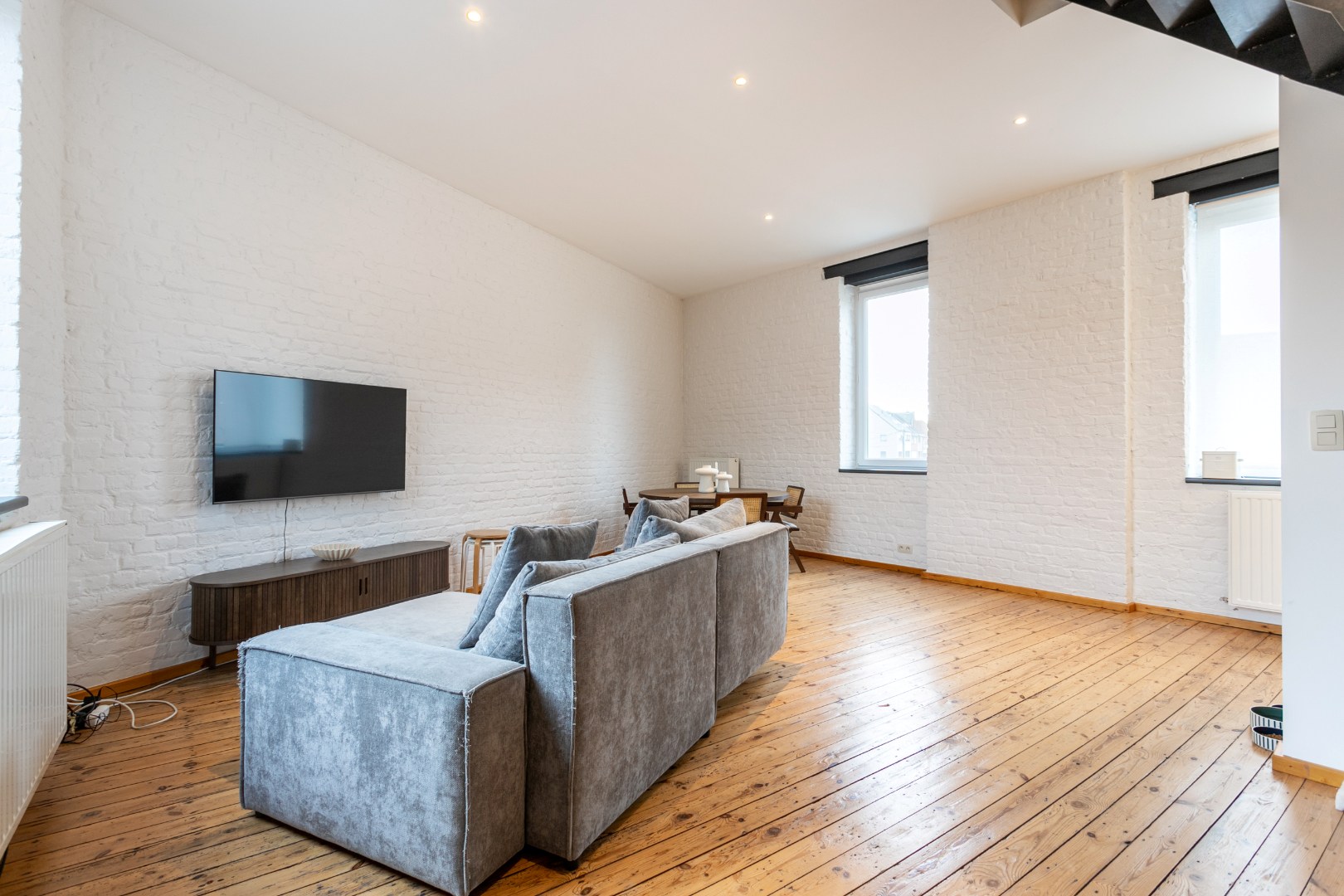 Opbrengsteigendom te koop met 3 app (+-100m²) én garagebox 