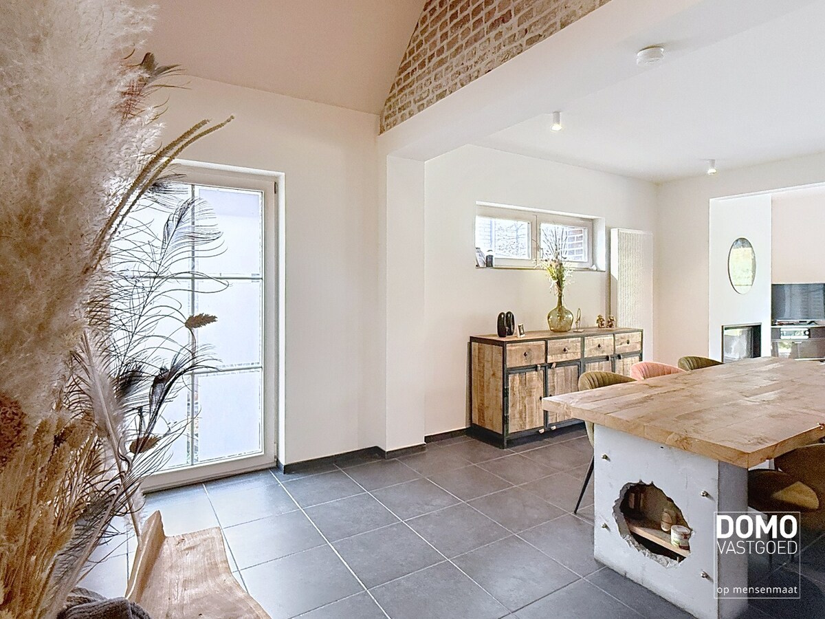 Ruime charmante woning met 3 slaapkamers - 244m² - EPC: B 