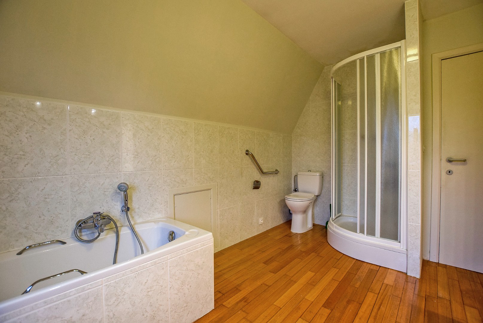 Prachtige open bebouwing met onderhoudsvriendelijke tuin te Oostduinkerke op 642 m². 