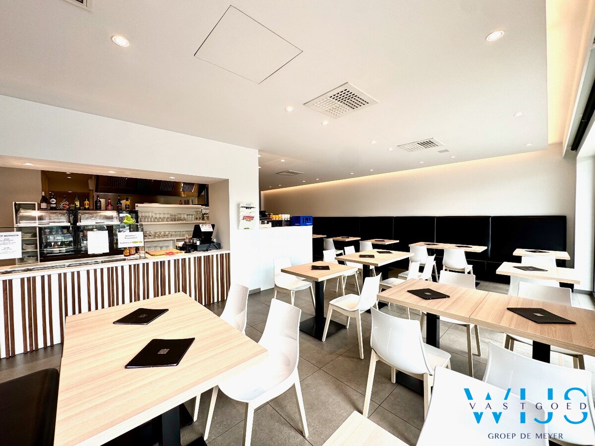 Instapklaar handelspand/lunchzaak in hartje Wachtebeke ! 