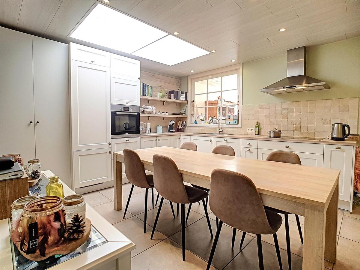 Aangename, volledig gerenoveerde en ruime gezinswoning - Zeebrugge 