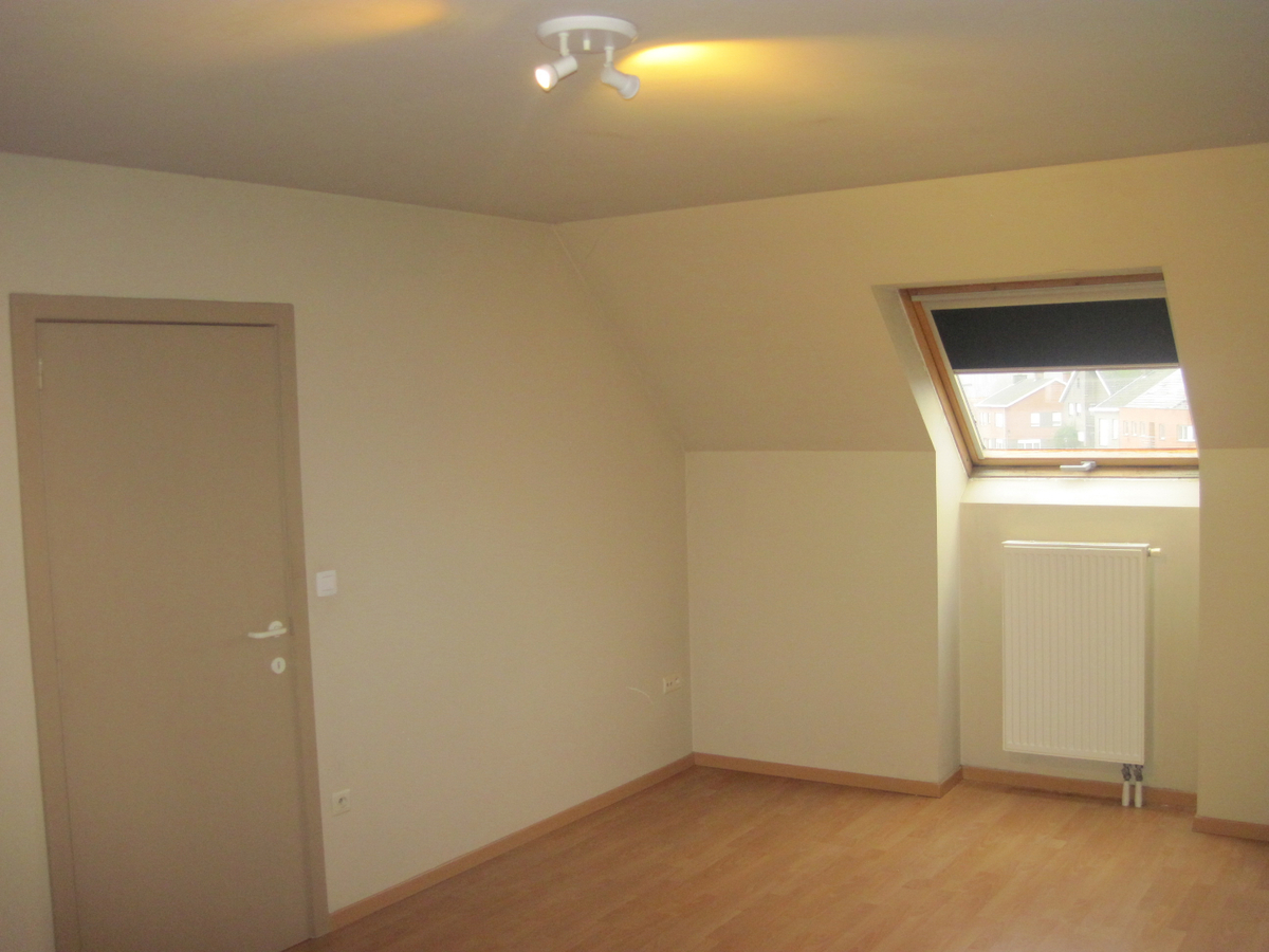 Lichtrijk appartement in centrum Asper.  GEEN VASTE KOSTEN ! 