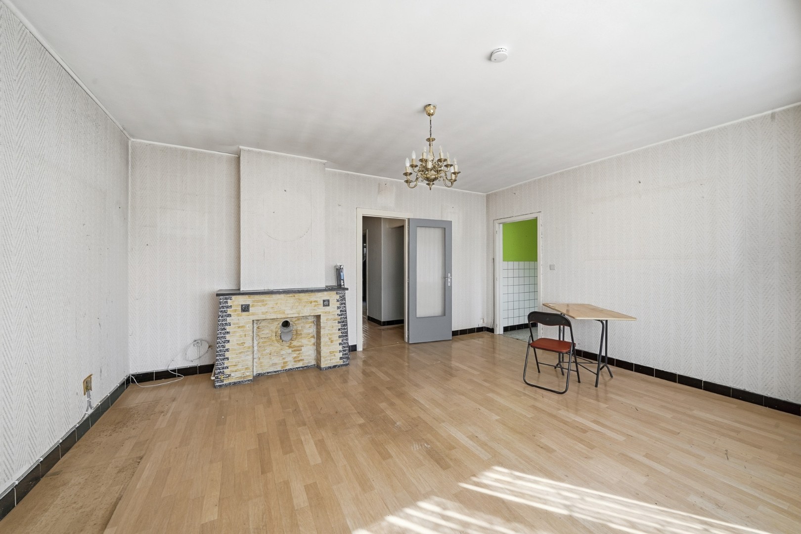Te renoveren gelijkvloers appartement met 2 slaapkamers in Oostende 