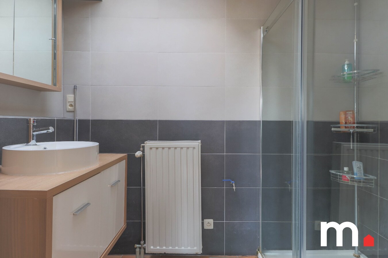 Zeer sympathieke en knusse woning aan de voet van de Kwaremont en de Kluisberg. 