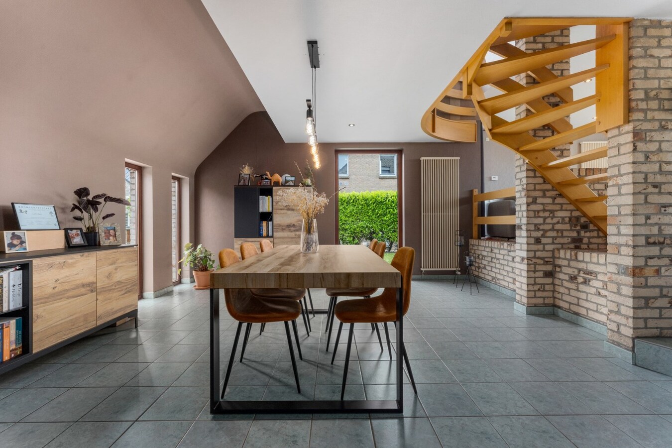 Rustig gelegen villa met 4 slaapkamers op 724m² te Koekelare 