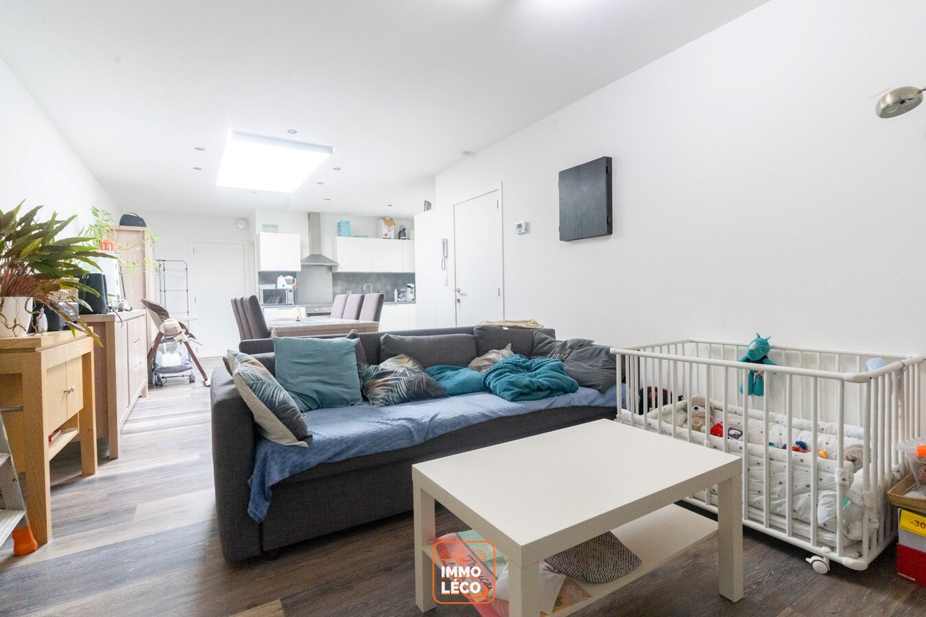 Appartement moderne deux chambres, dans une rue calme appréciée. 