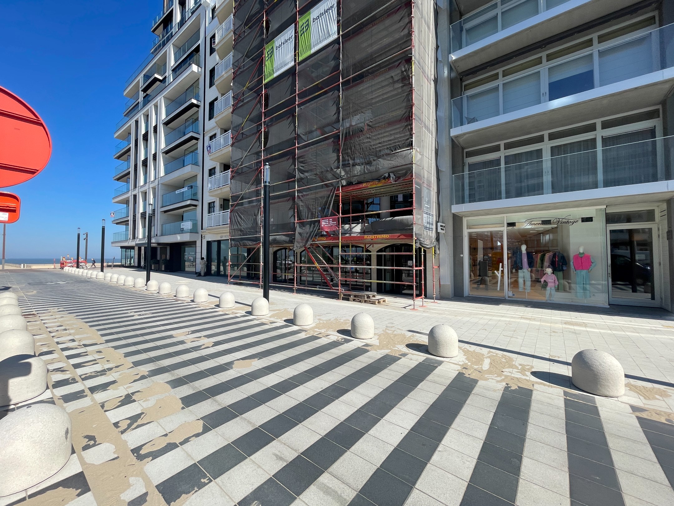 Local commercial exclusif à louer - emplacement de choix sur la Place m’as-tu-vu, à Knokke. POP-UP possible ! 