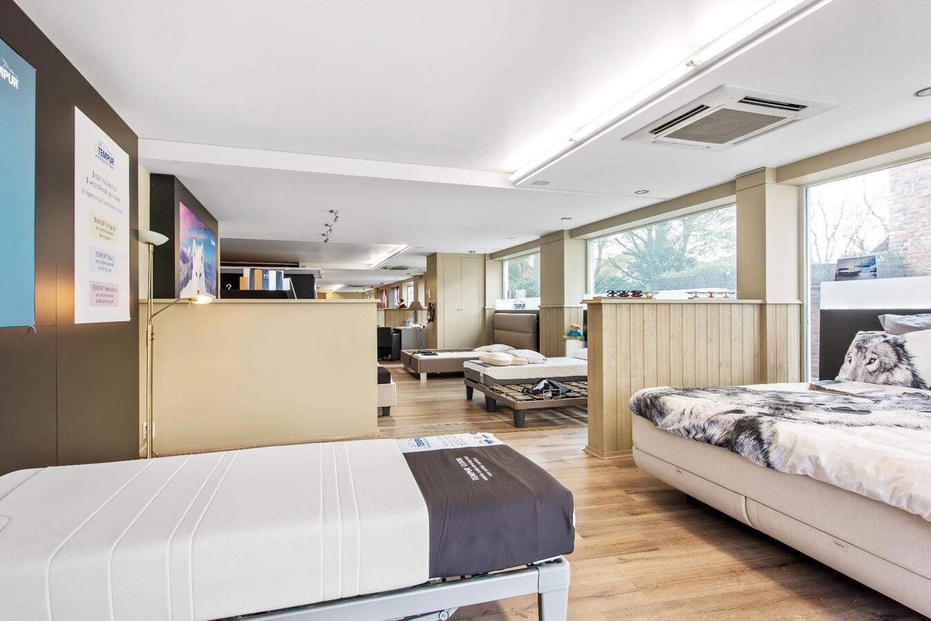 Uitstekend gelegen, gelijkvloerse handelsruimte in het centrum van Diksmuide 