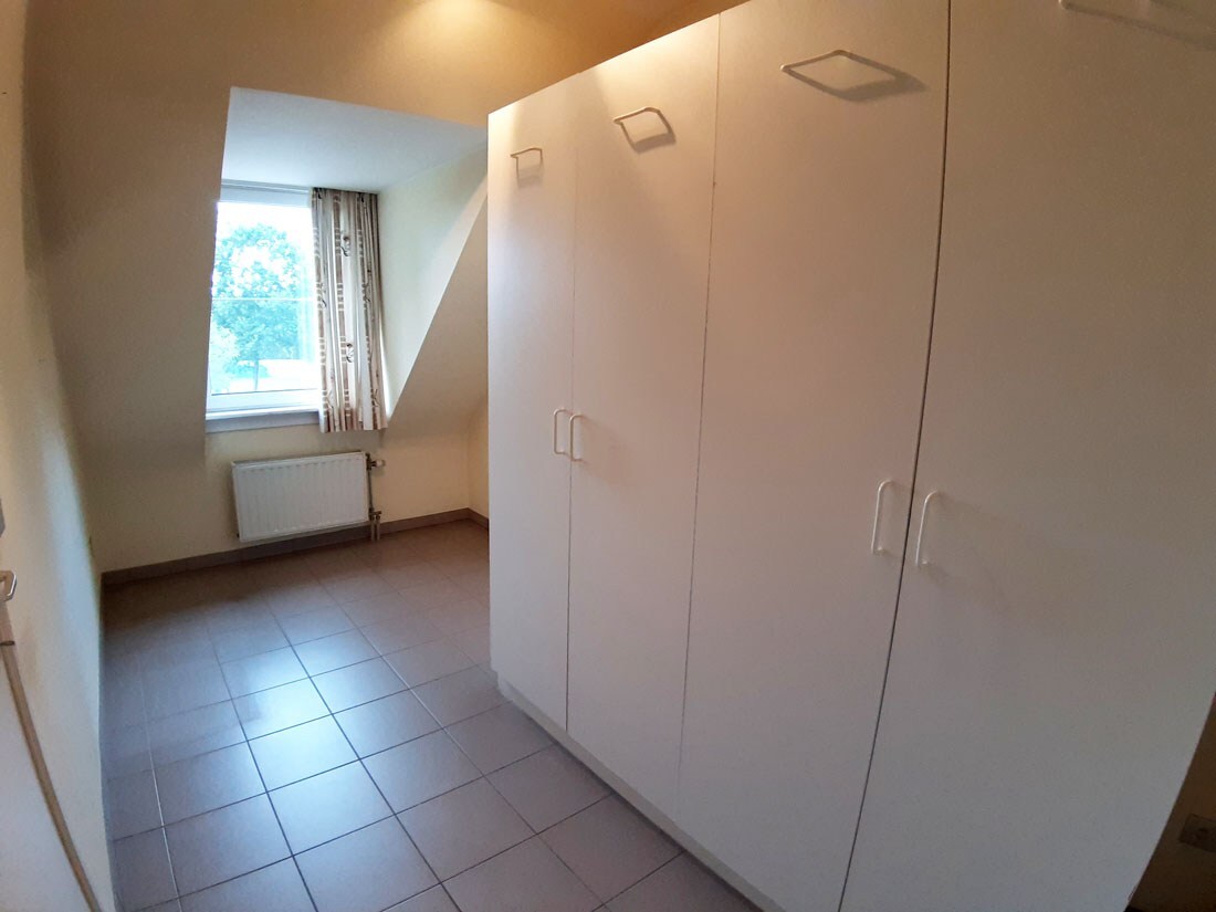 Ruim appartement op de 2de verdieping te Achel 