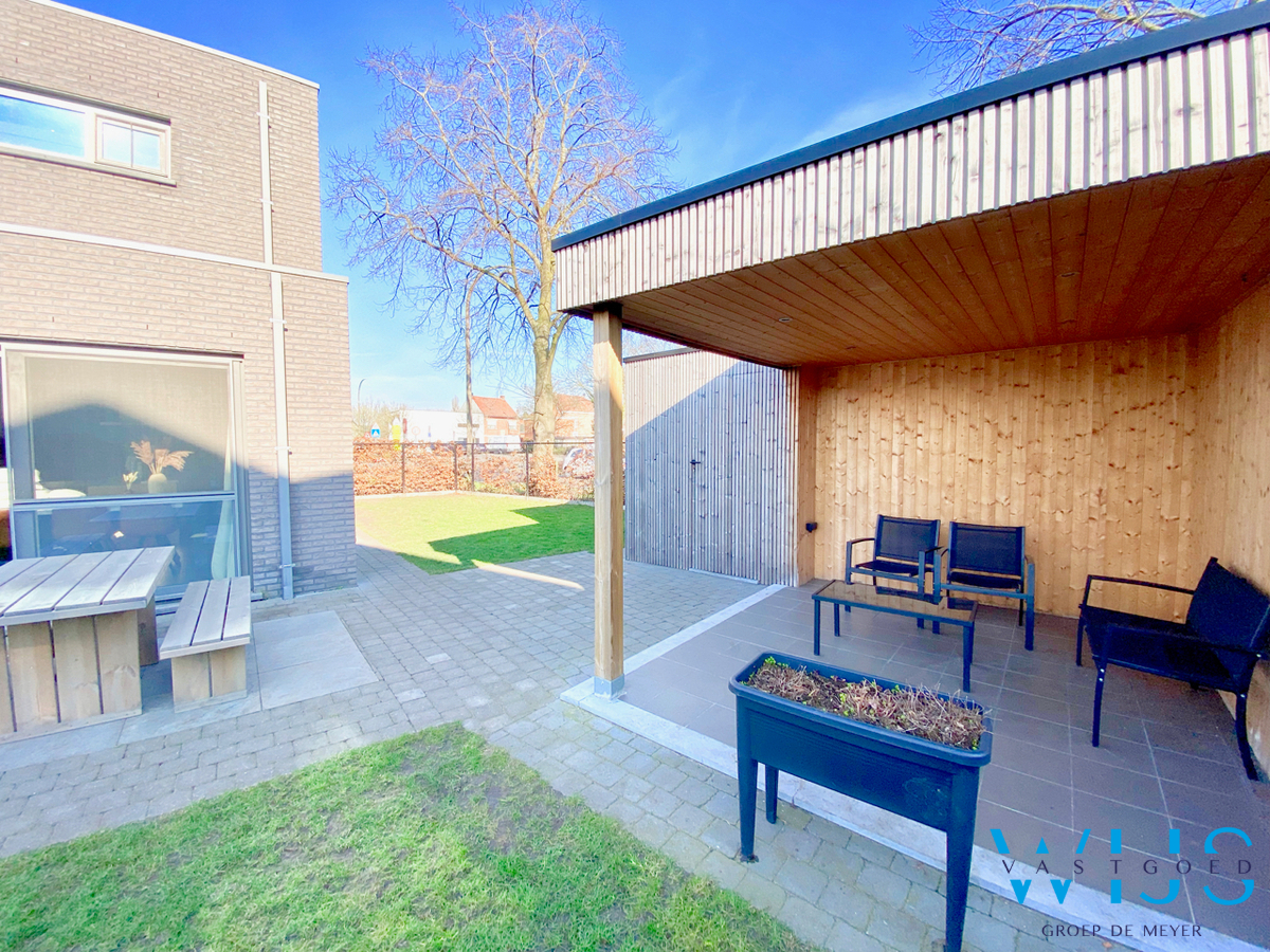 Recente ALLEENSTAANDE woning in hartje KLUIZEN 