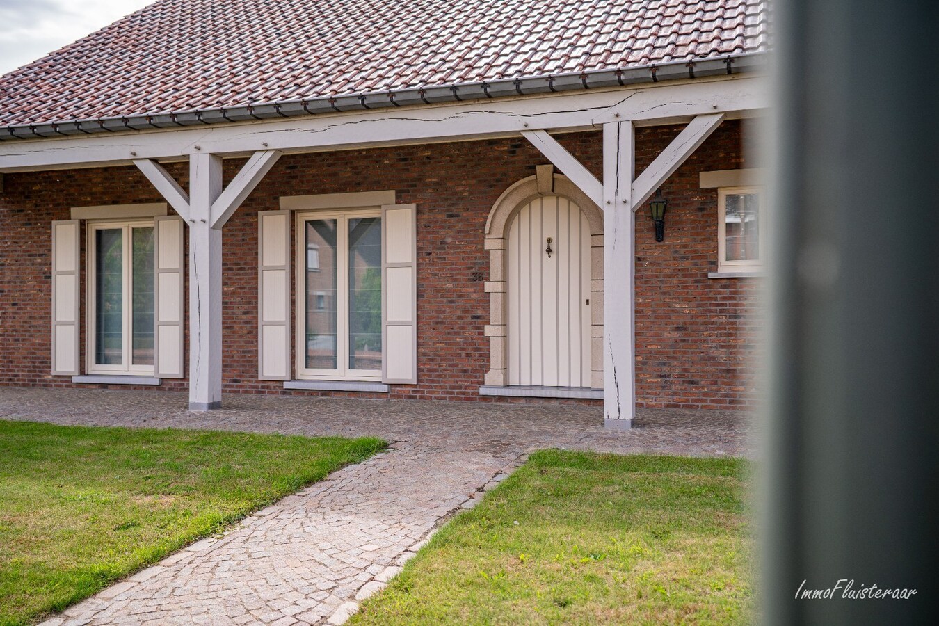 Woning met paardenstallen en loods op ca. 50 are te Rillaar 