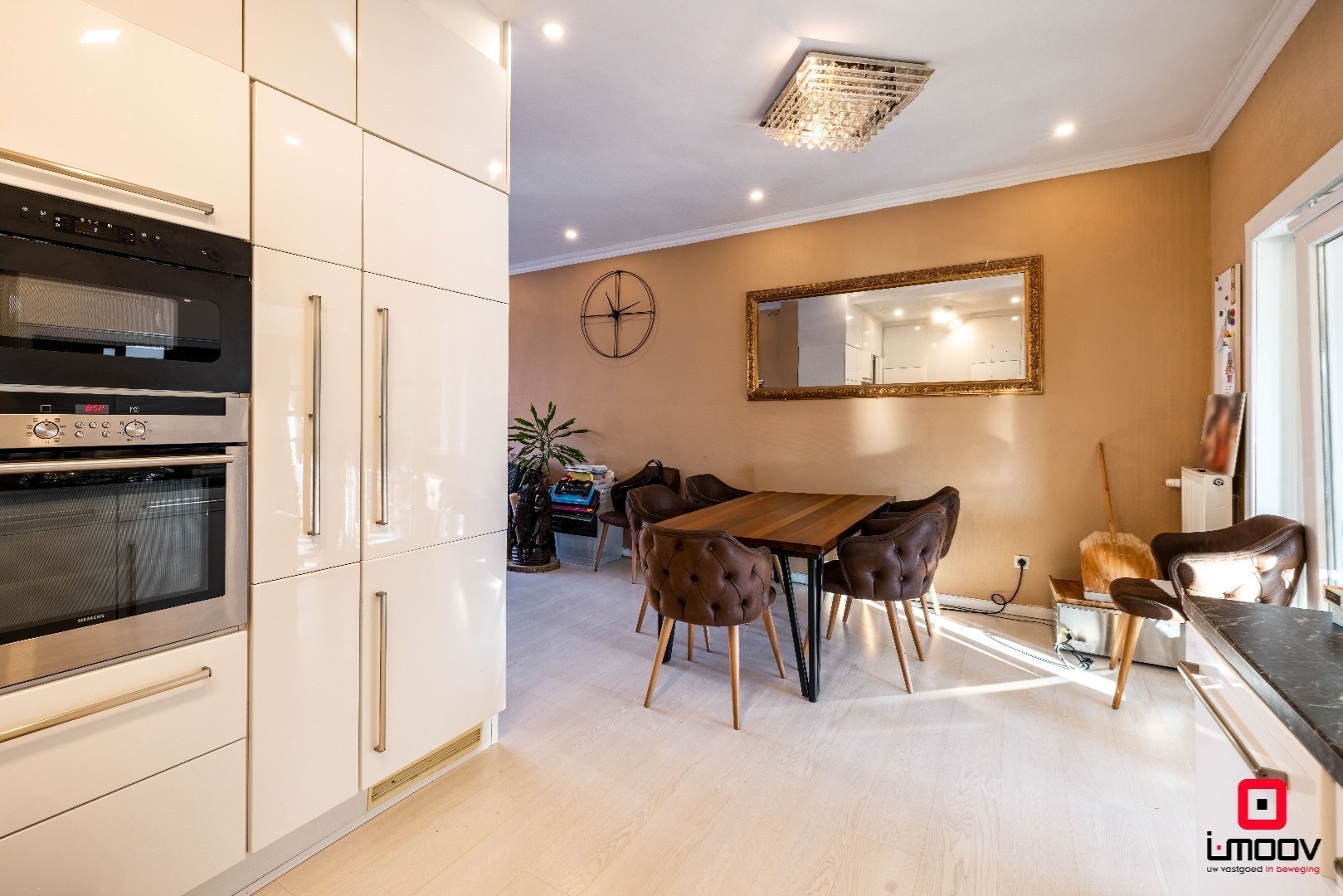 Uniek gemengd pand met commerciële invulling én ruime privéwoning in opkomende buurt van Gent 