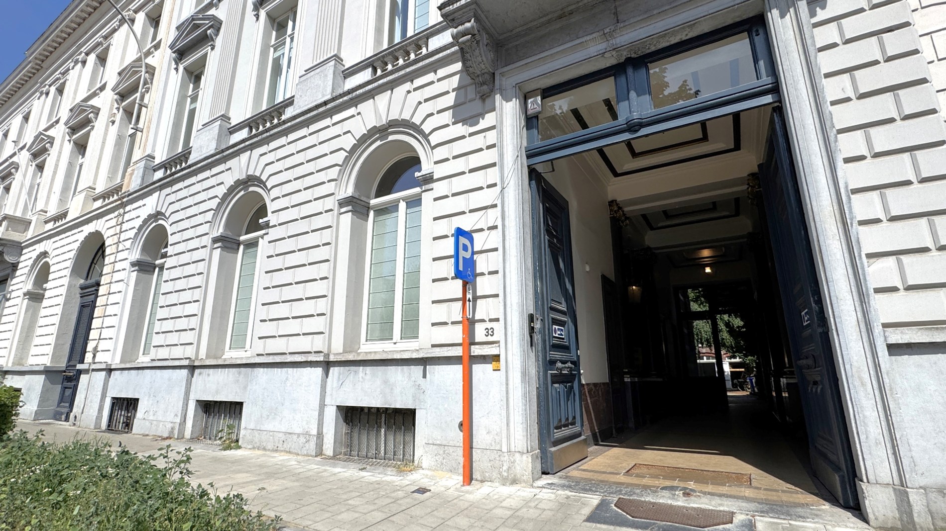 Kantoren te huur in riante herenwoning aan het Zuid in Gent