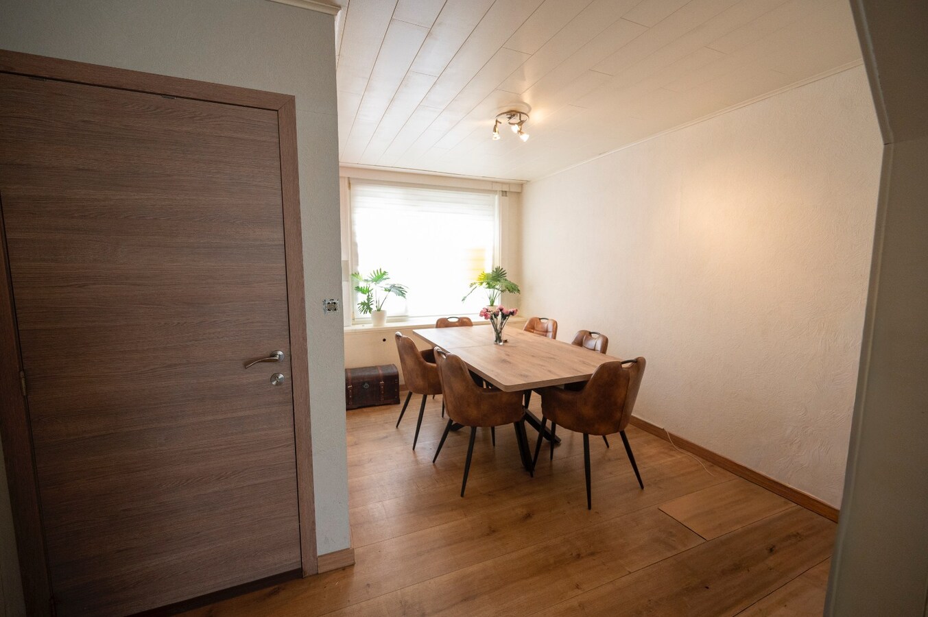 CENTRAAL GELEGEN KNAPPE STARTERSWONING 