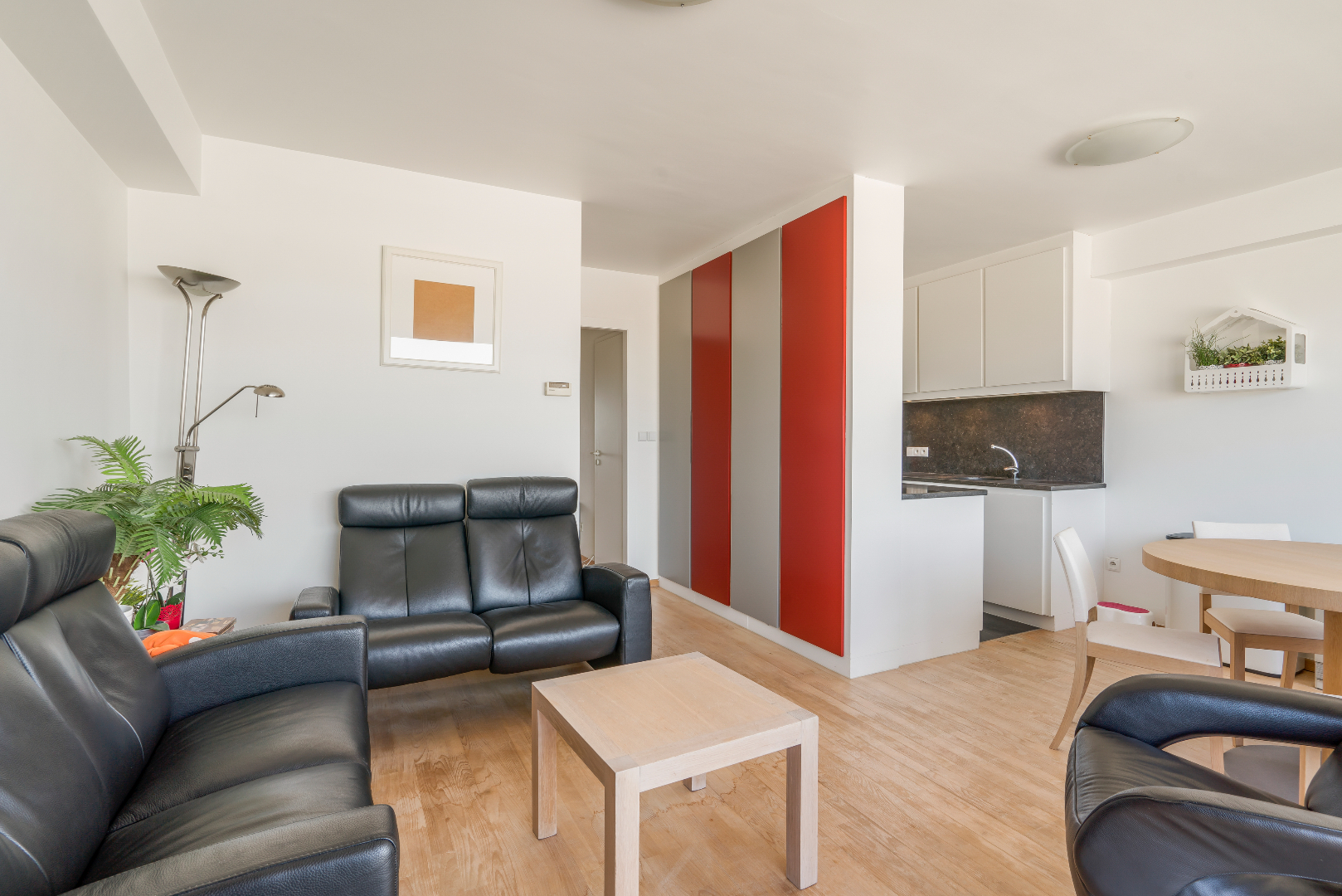 Topper! Mooi onderhouden 2 slaapkamer appartement 