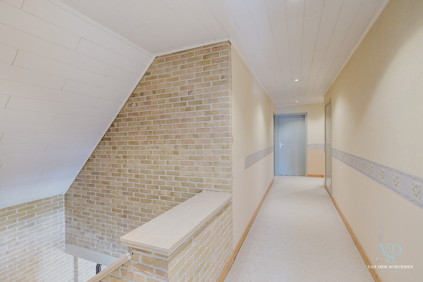 Bijzonder ruime (446m²), tijdloze villa 