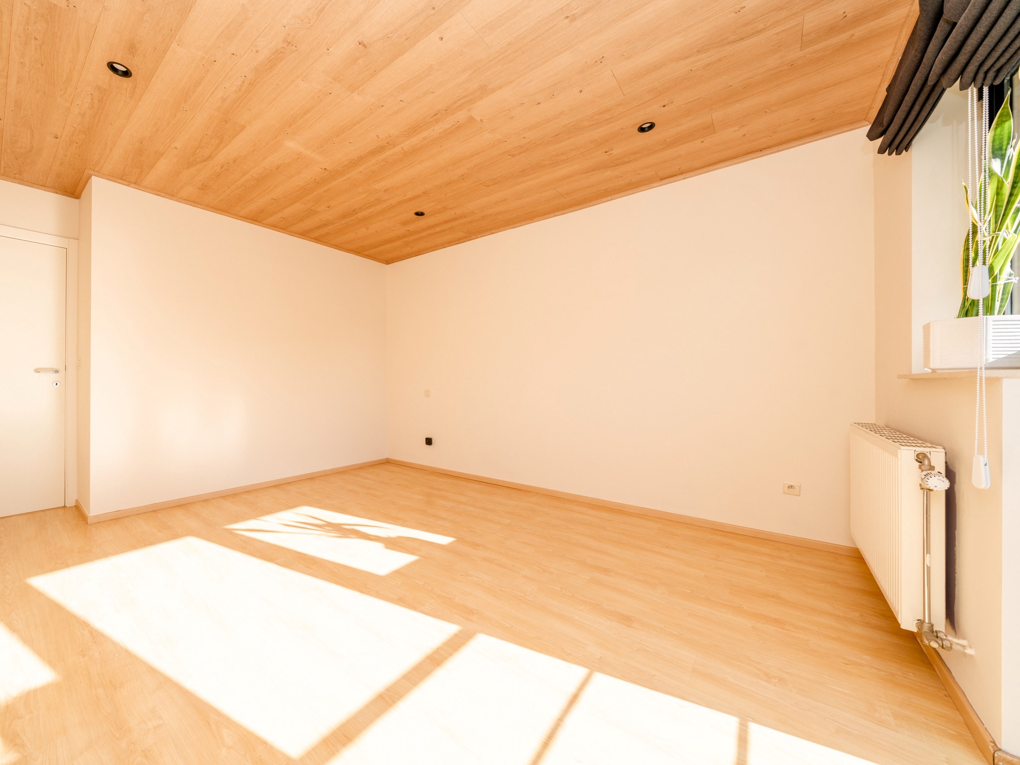 Energiezuinige, recente woning met 3 kamers, garage en tuin 