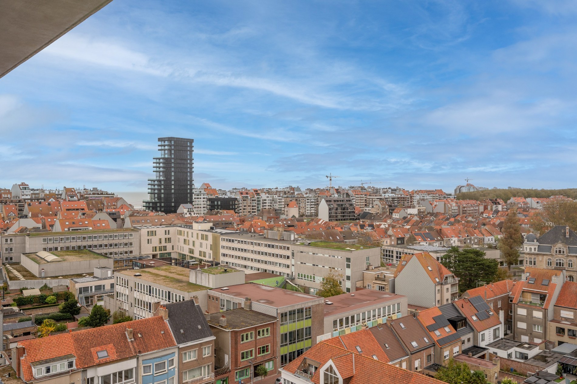 Centraal gelegen 3-kamer appartement te Res. Hoost op wandelafstand van de Zeedijk van Heist. 