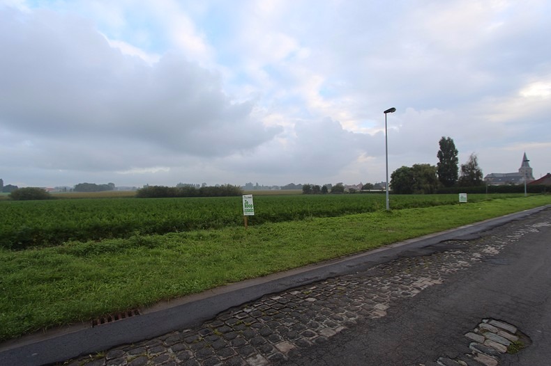 Perceel bouwgrond voor open bebouwing te Koekelare 