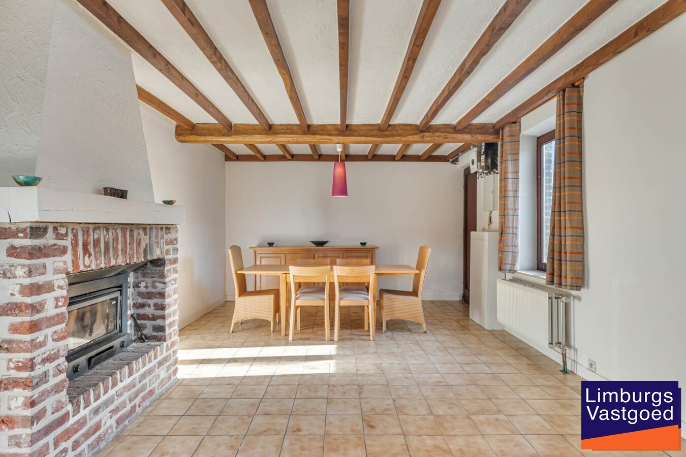 Instapklare woning met ruime loods/werkplaats, 11a 77ca 