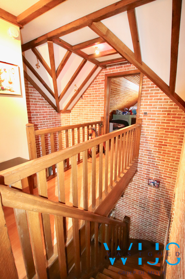 Instapklaar woonhuis met 4 slaapkamers op 936m² te Zelzate! 