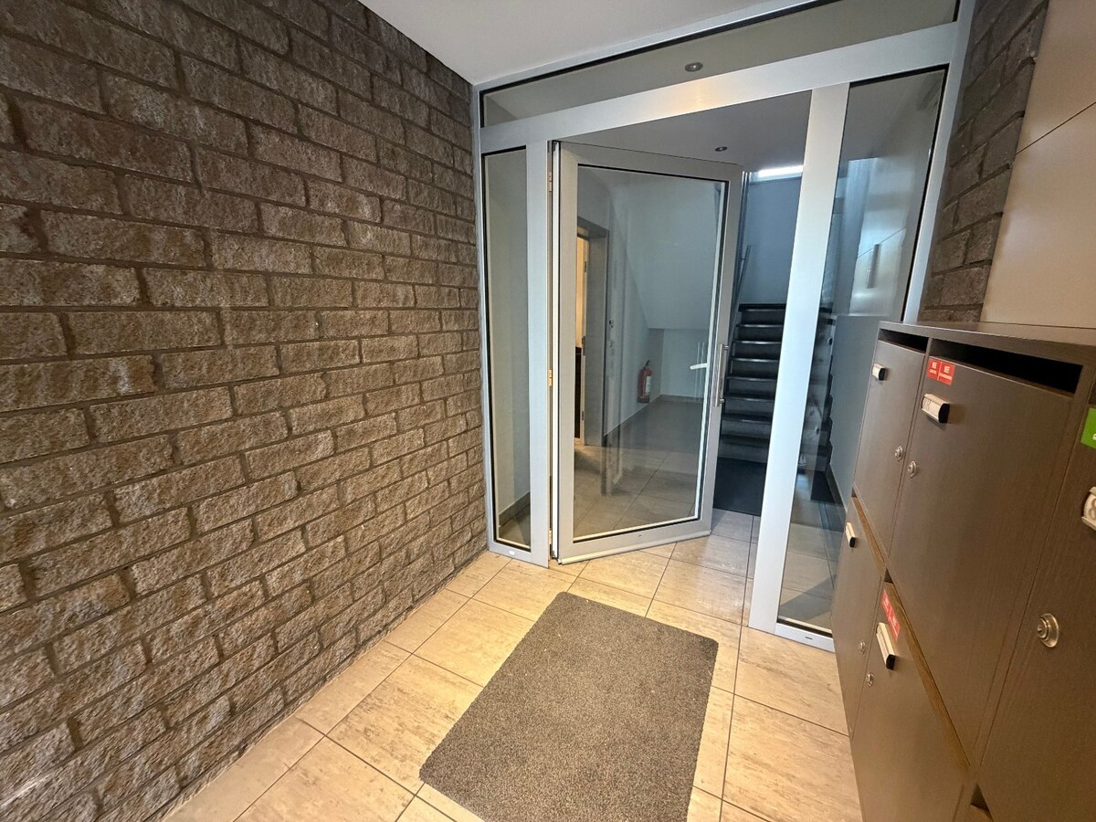 Gelijkvloers app. nabij het Carlos Dierickxplein te Asper. 