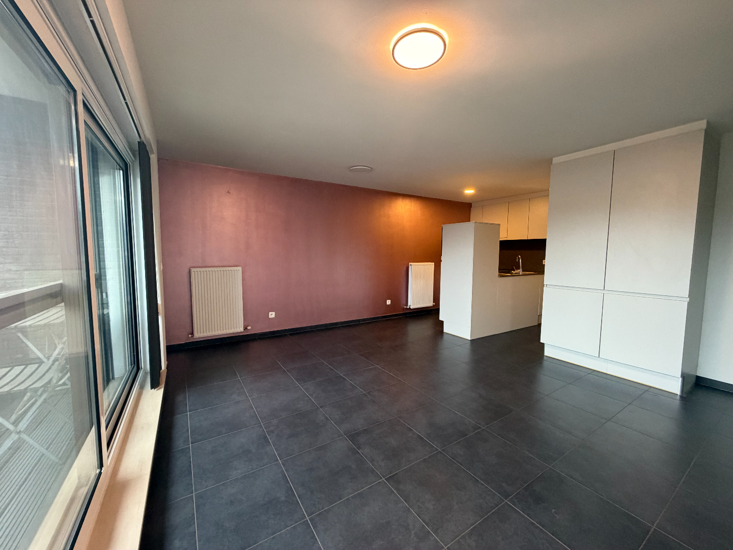 Gezellige studio met autostaanplaats nabij centrum Geel te huur 