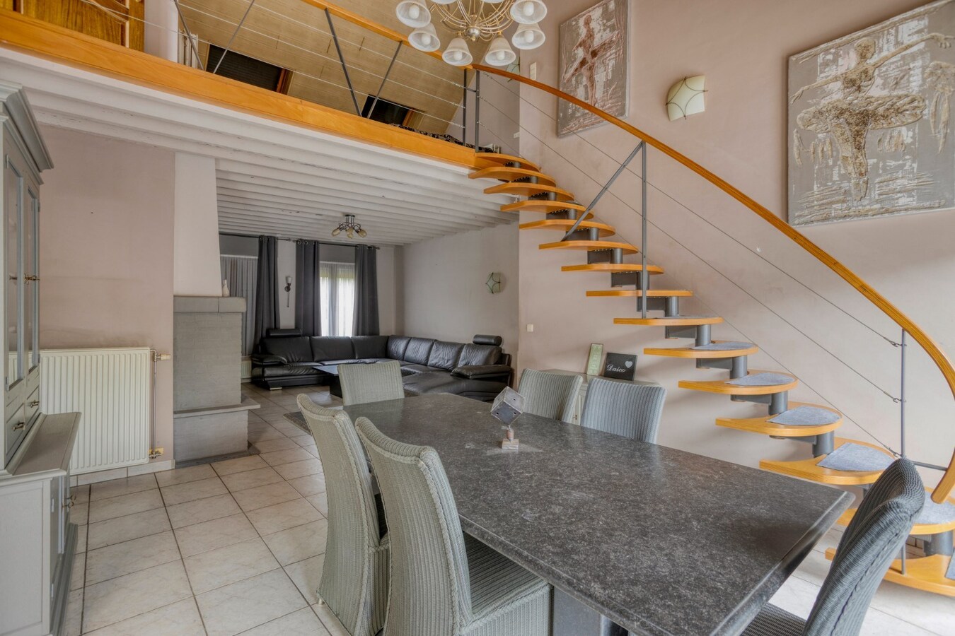 Stijlvolle villa met tuin en dubbele garage te Tienen 