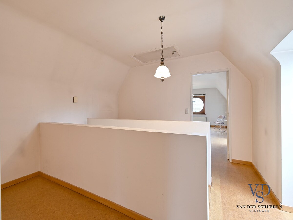 Knappe villa in 't groene Schelderode (EPC van 216 !). 