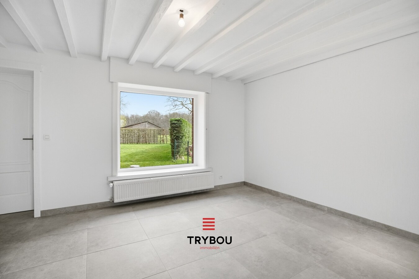 Ruime halfopen woning met 6 slaapkamers in Houthulst! 