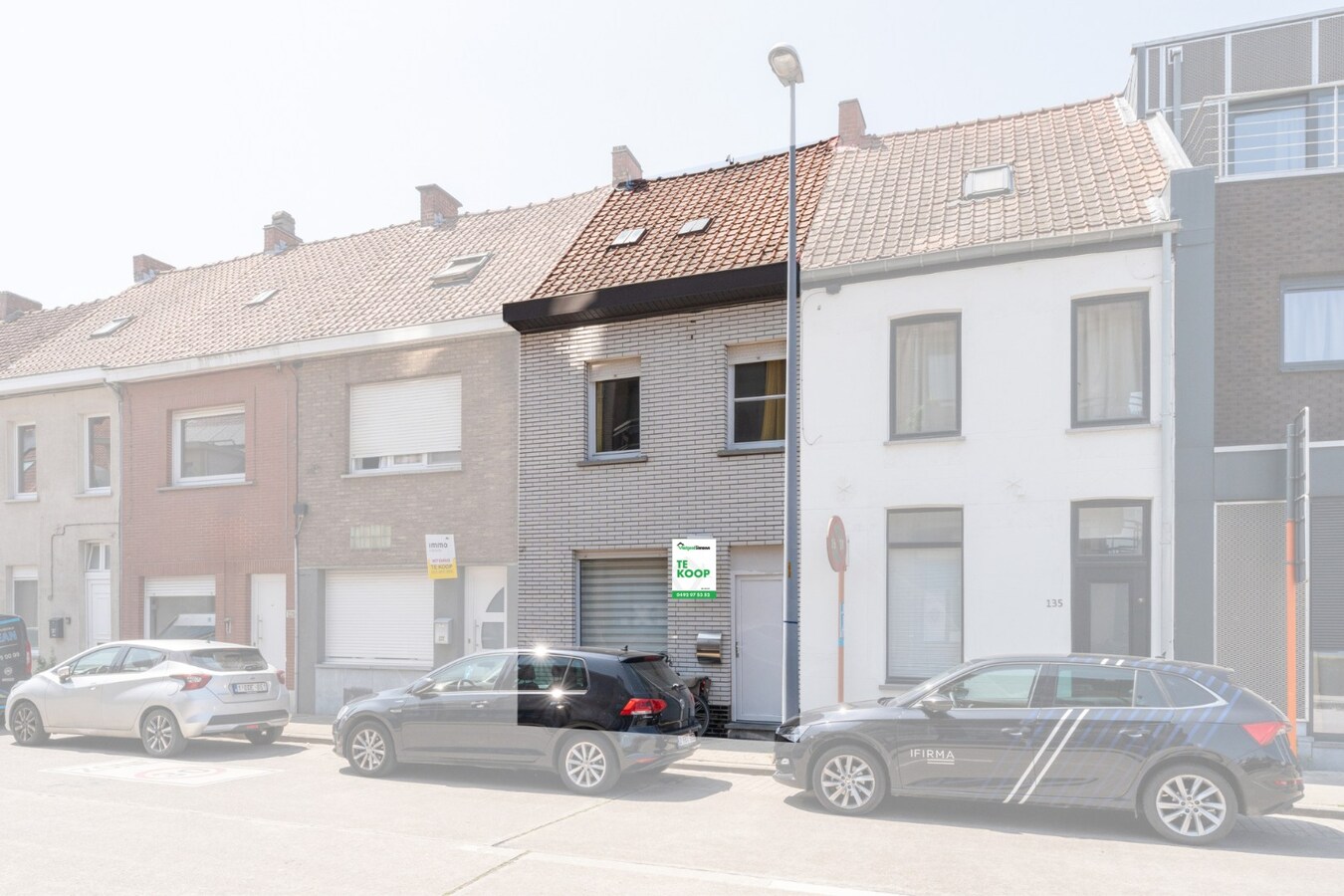 Centrale rijwoning met drie slaapkamers en terras in hartje Roeselare 