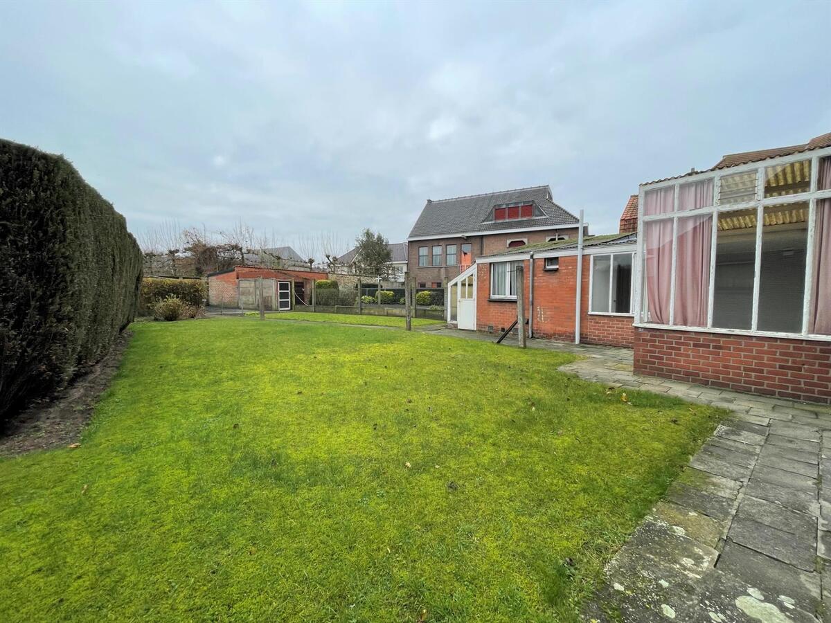 Woning met 2 slaapkamers en diepe tuin te Koekelare 