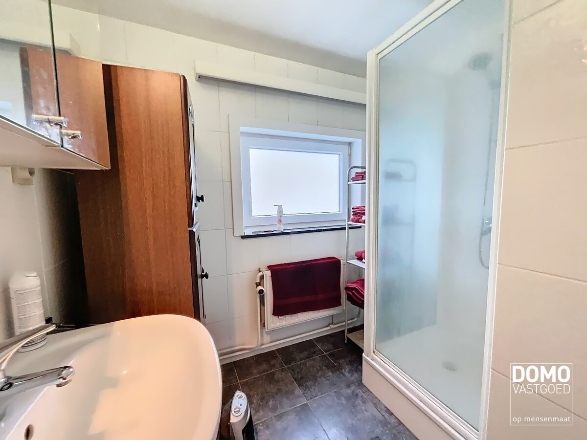 Half open bebouwing met 3 slaapkamers te Herk-de-Stad - 161m² 