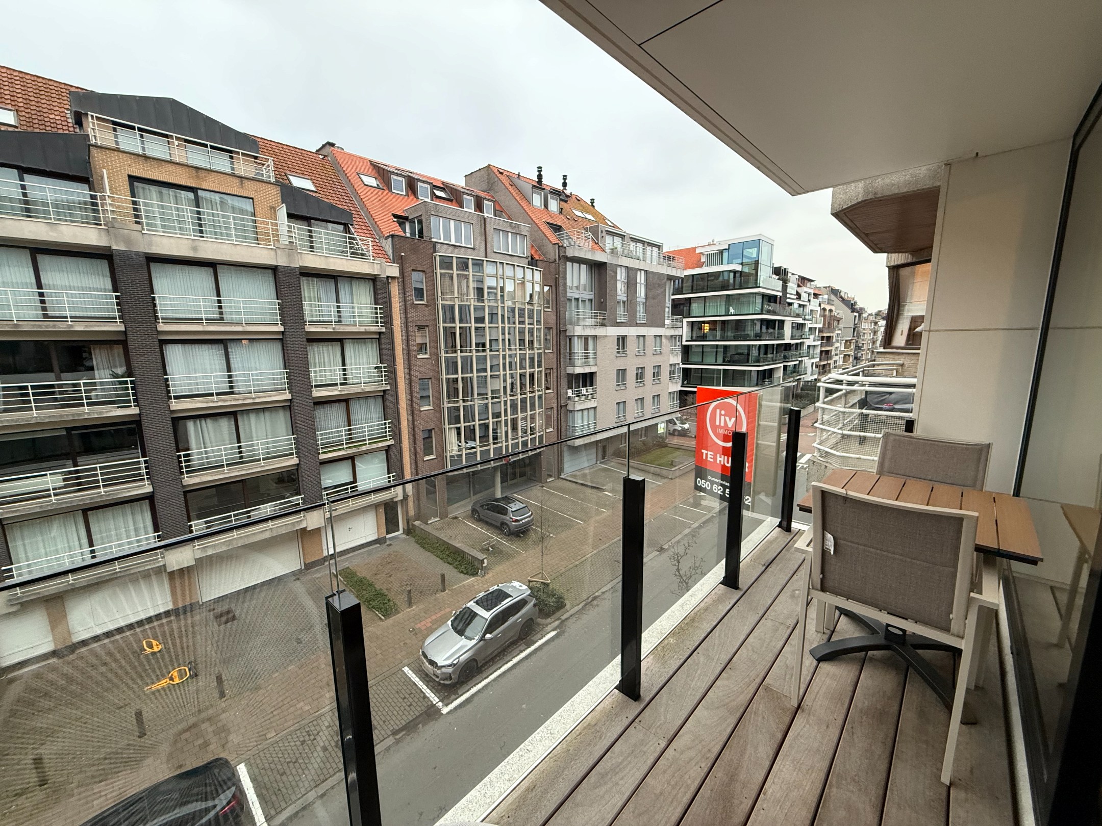 Non-meublé - Charmant appartement à louer avec 2 chambres situé dans une résidence récente sur l'avenue Léopold à Knokke. 
