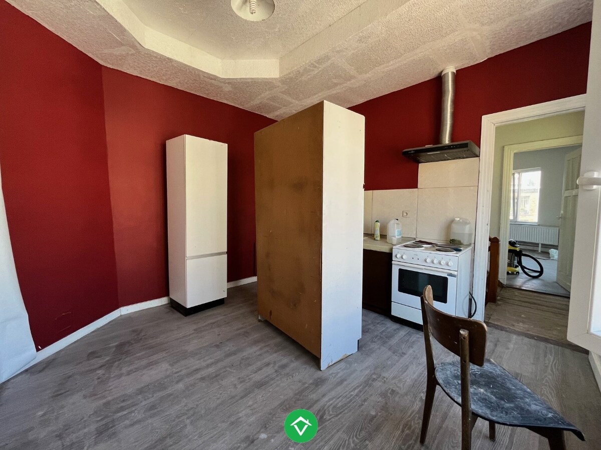 Opbrengstpand bestaande uit 3 verhuurde appartementen, gelegen aan H.Hart-Kerk 