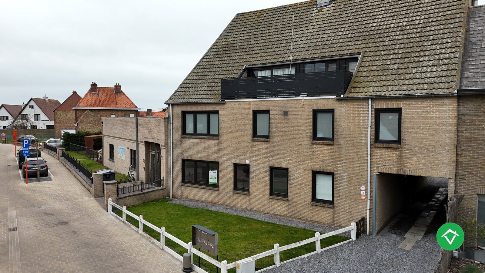 Gerenoveerd 2-slaapkamerappartement met tuin in Klemskerke, De Haan 