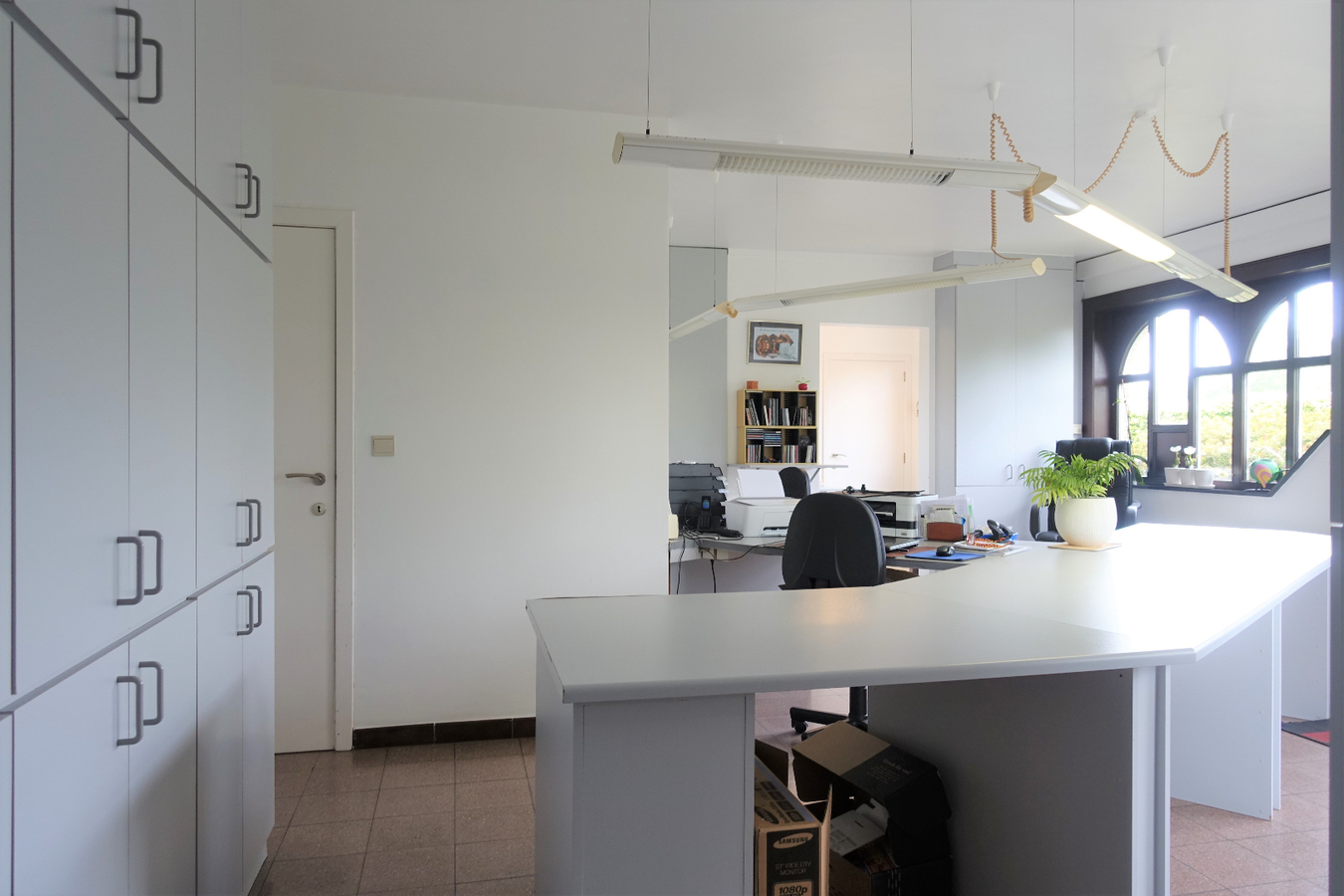 Uiterst rustig gelegen villa met kantoorruimte 