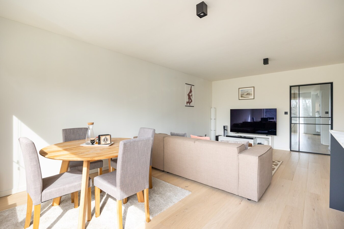 Volledig gerenoveerd appartement met 2 slpk te Edegem! 