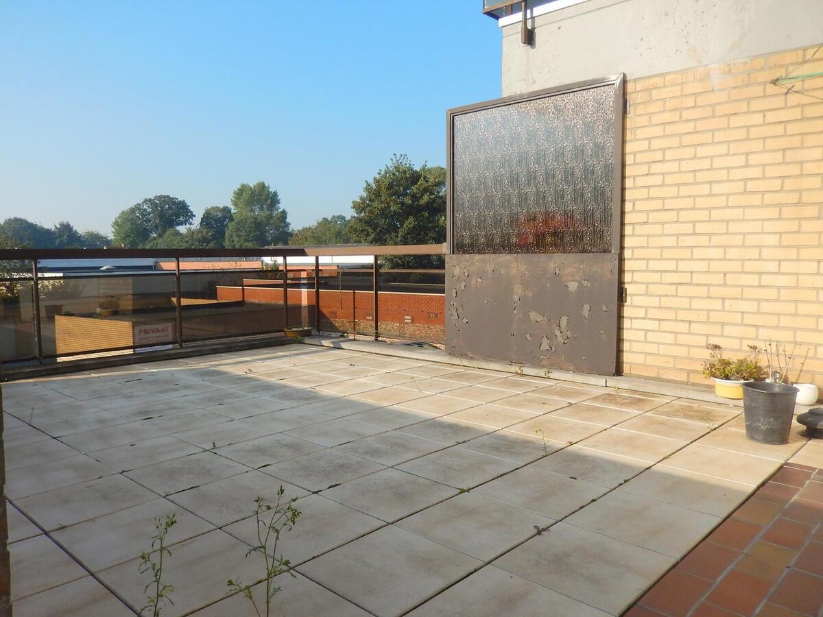 Drieslaapkamer appartement met zicht op de markt van Gistel 