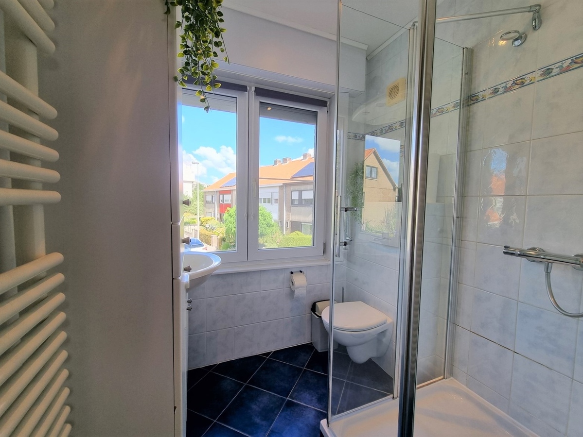 Leuke gezinswoning met 4 slaapkamers, tuin &amp; garage - Zeebrugge 