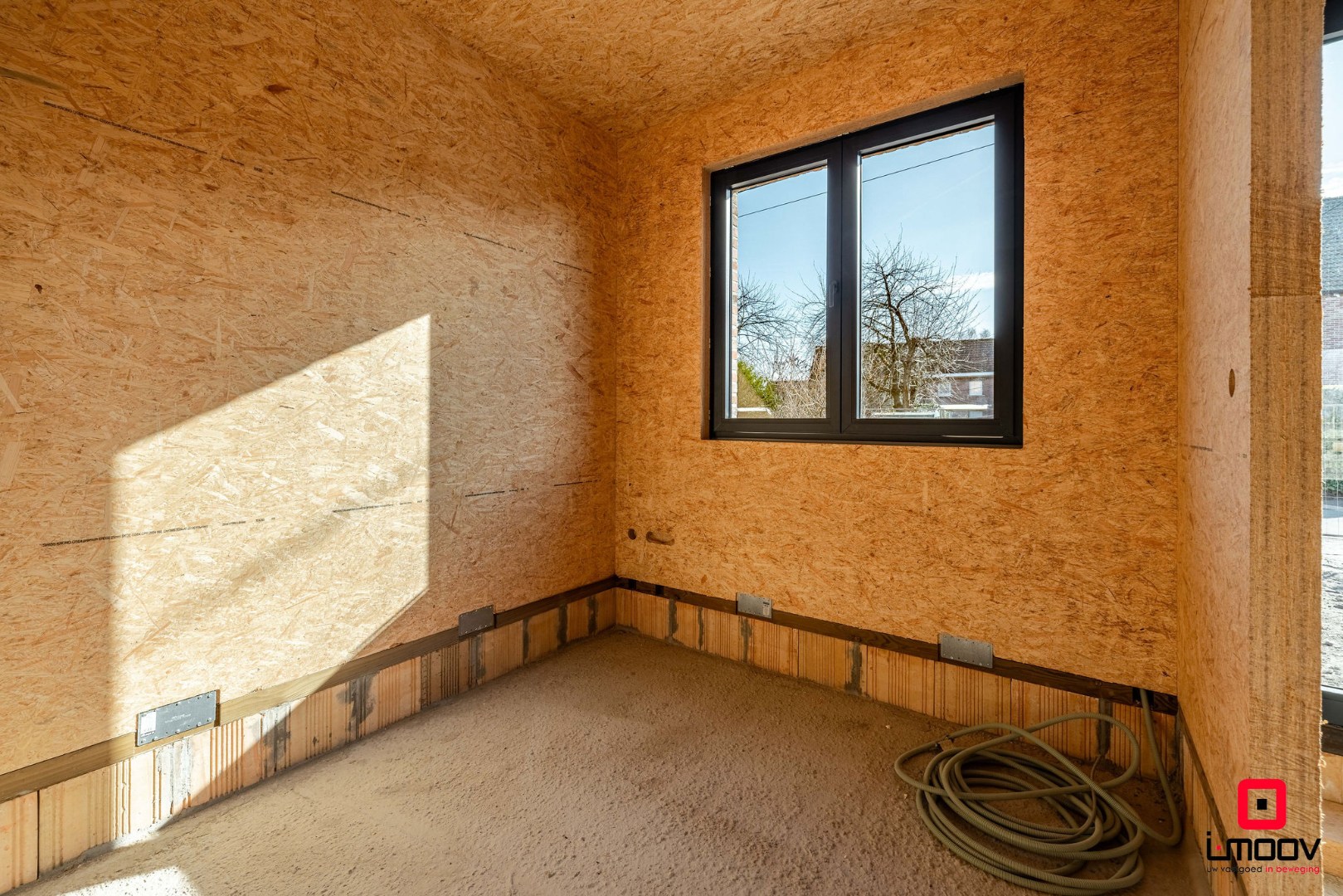 Exclusieve casco woning met 5 slaapkamers en royale tuin in Kruibeke, vlak bij Antwerpen 