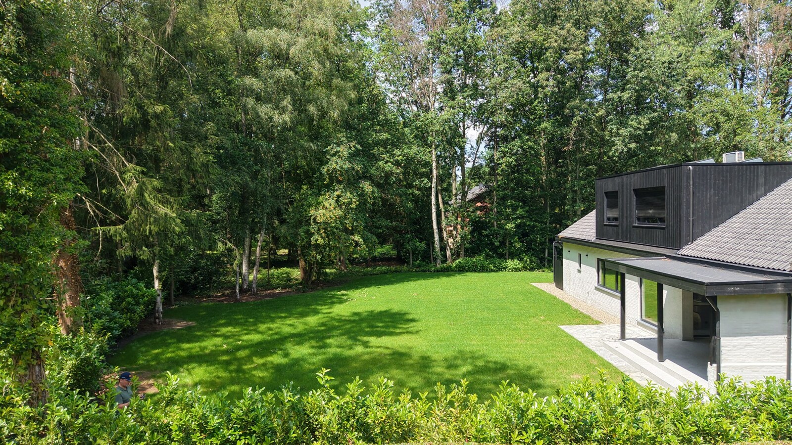 Rustig gelegen eniergiezuinige instapklare luxueuze villa op een West-perceel van 2.198 m² te Zoersel 