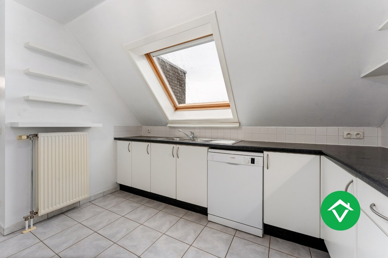 Instapklaar appartement met 3 slaapkamers en autostandplaats te Brugge 