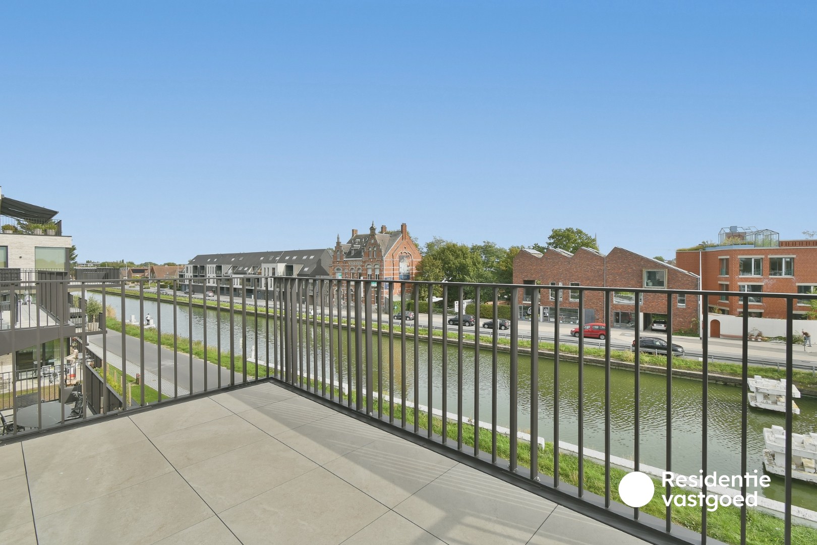Gemeubeld, nieuw en stijlvol appartement aan het kanaal Plassendale - Nieuwpoort 
