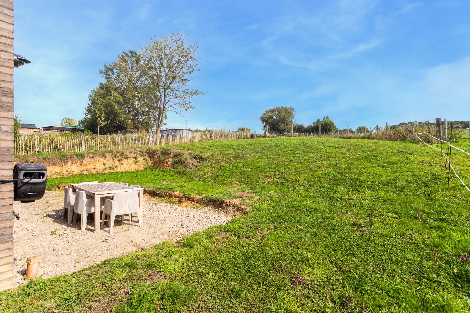 Recente woning (EPC A) met 3 slpks, garage en tuin op 7are 
