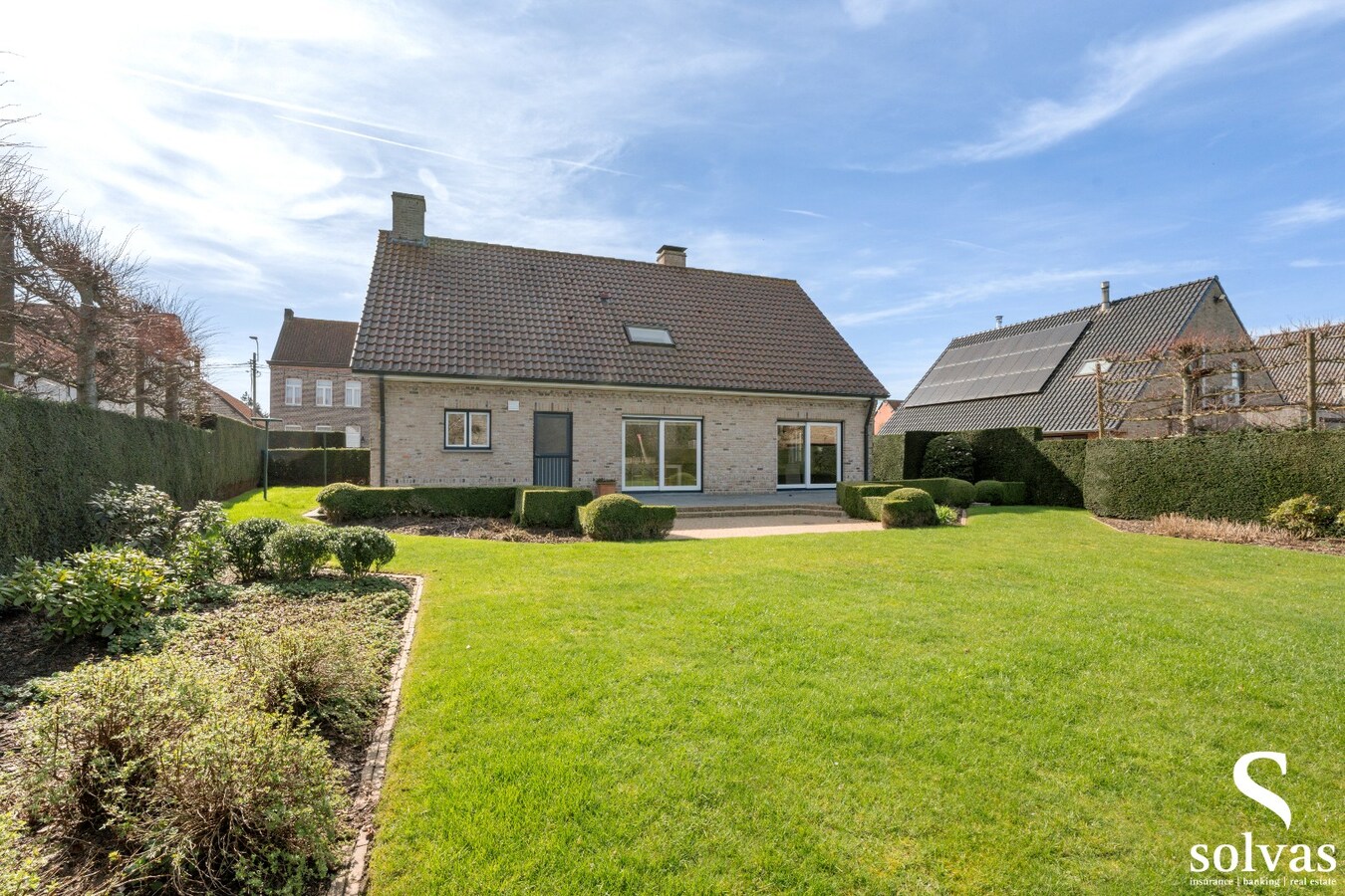 Prachtige open bebouwing met 4 slaapkamers in Poesele, bouwjaar 2000, op 1070m² perceeloppervlakte, 270m² bewoonbare oppervlakte 