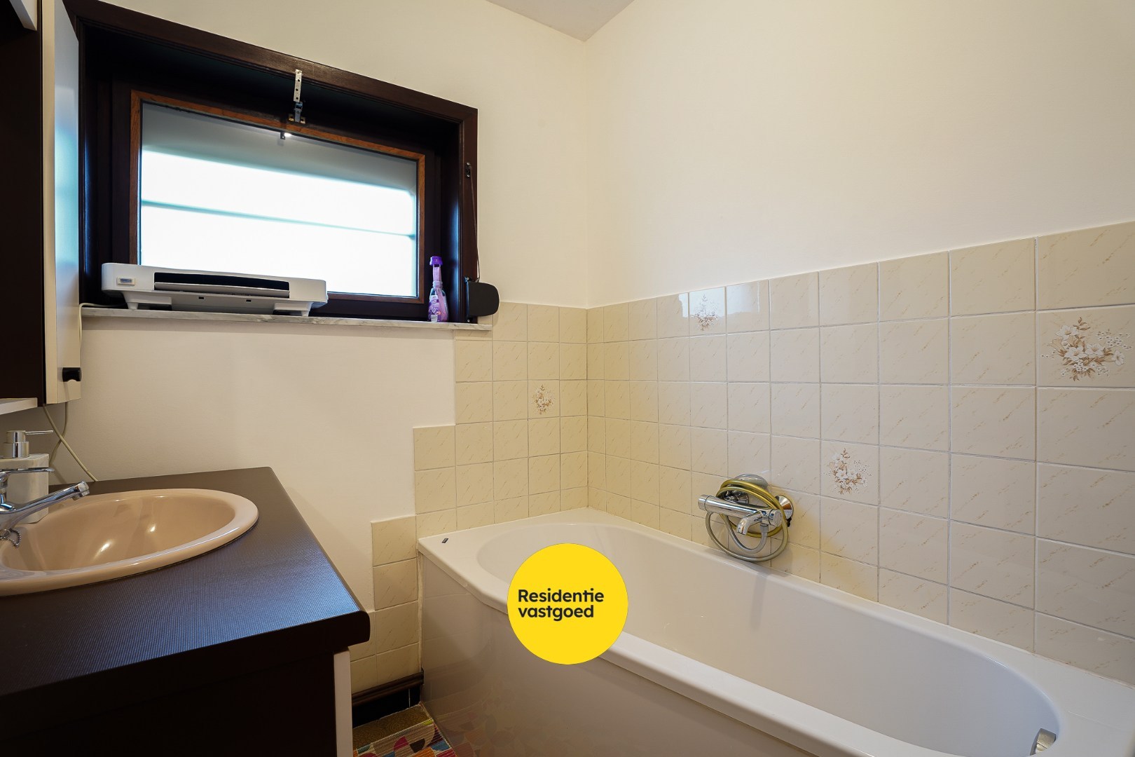 Woning met 5 slaapkamers in het centrum van Eernegem 