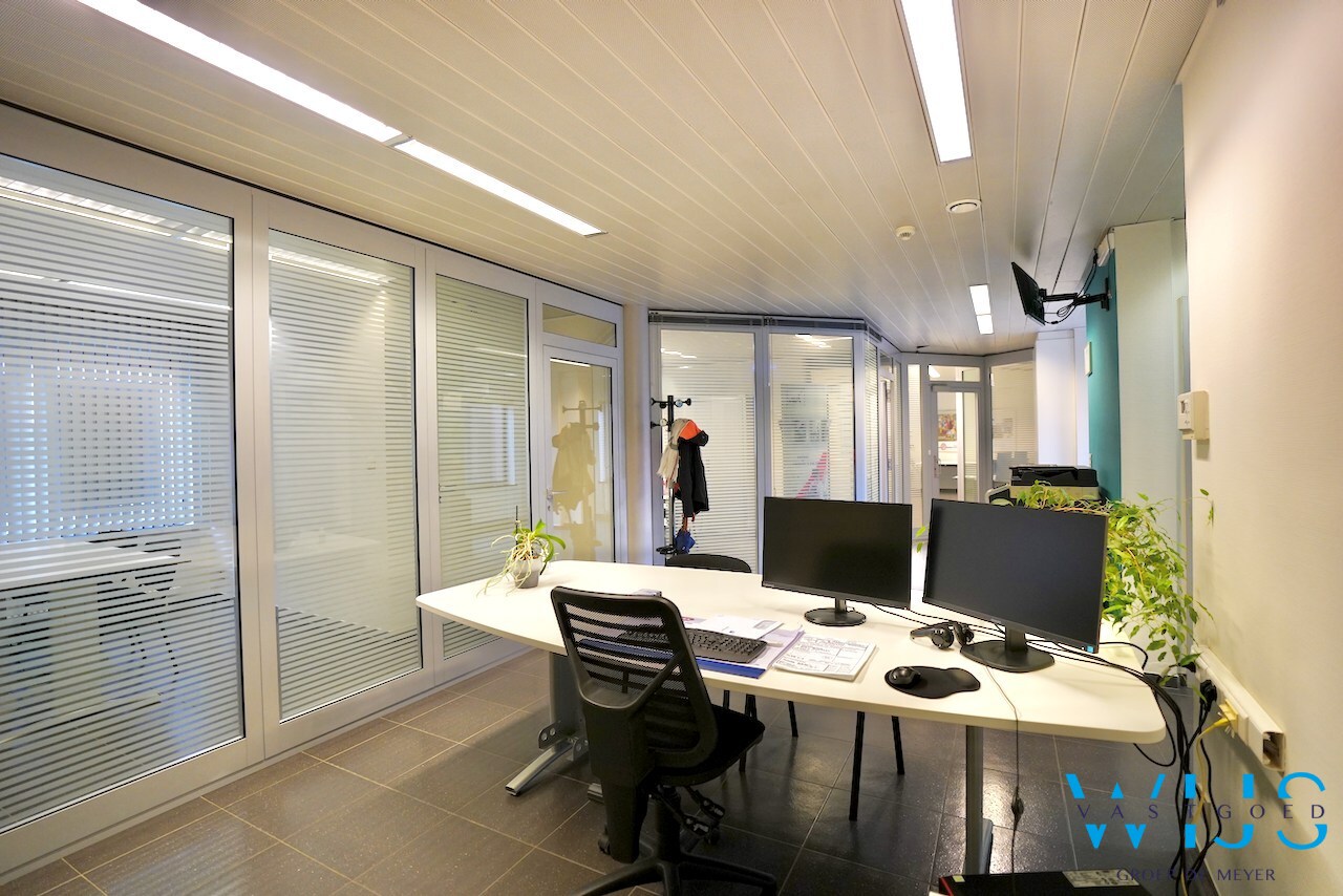 Volwaardig handelspand te Oosteeklo ! 