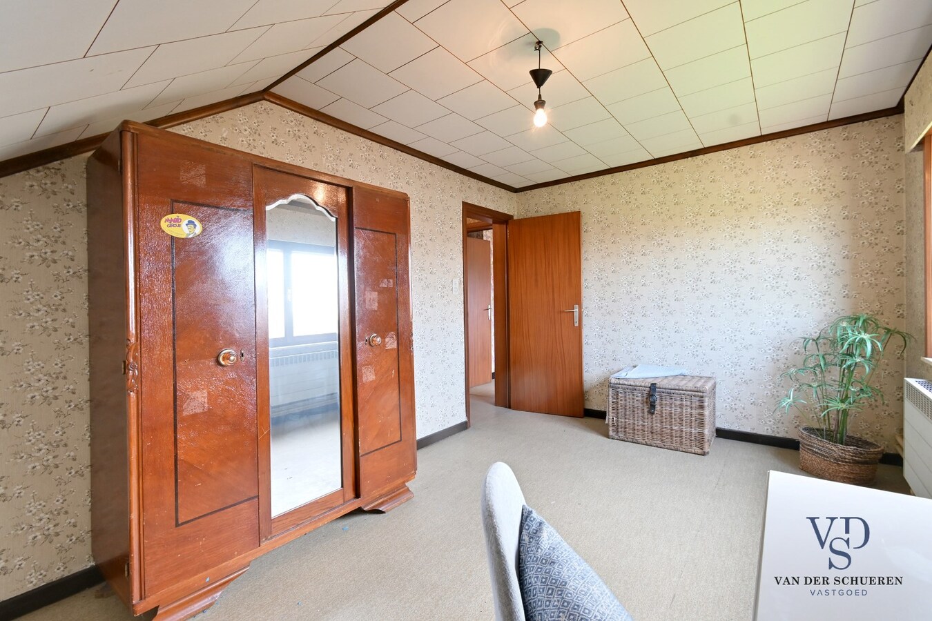 Te renoveren eigendom op gunstige ligging 